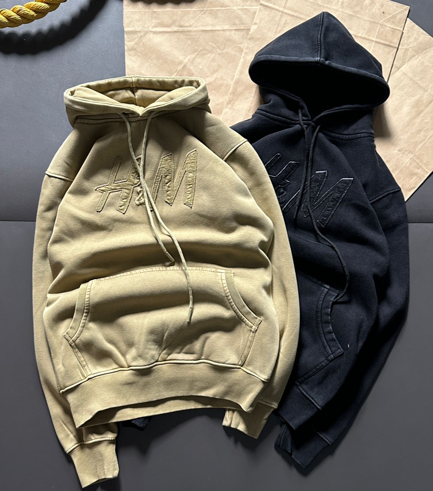 Thread Dori Classic Solid Hoodie – Beige & Black [MH-1]
