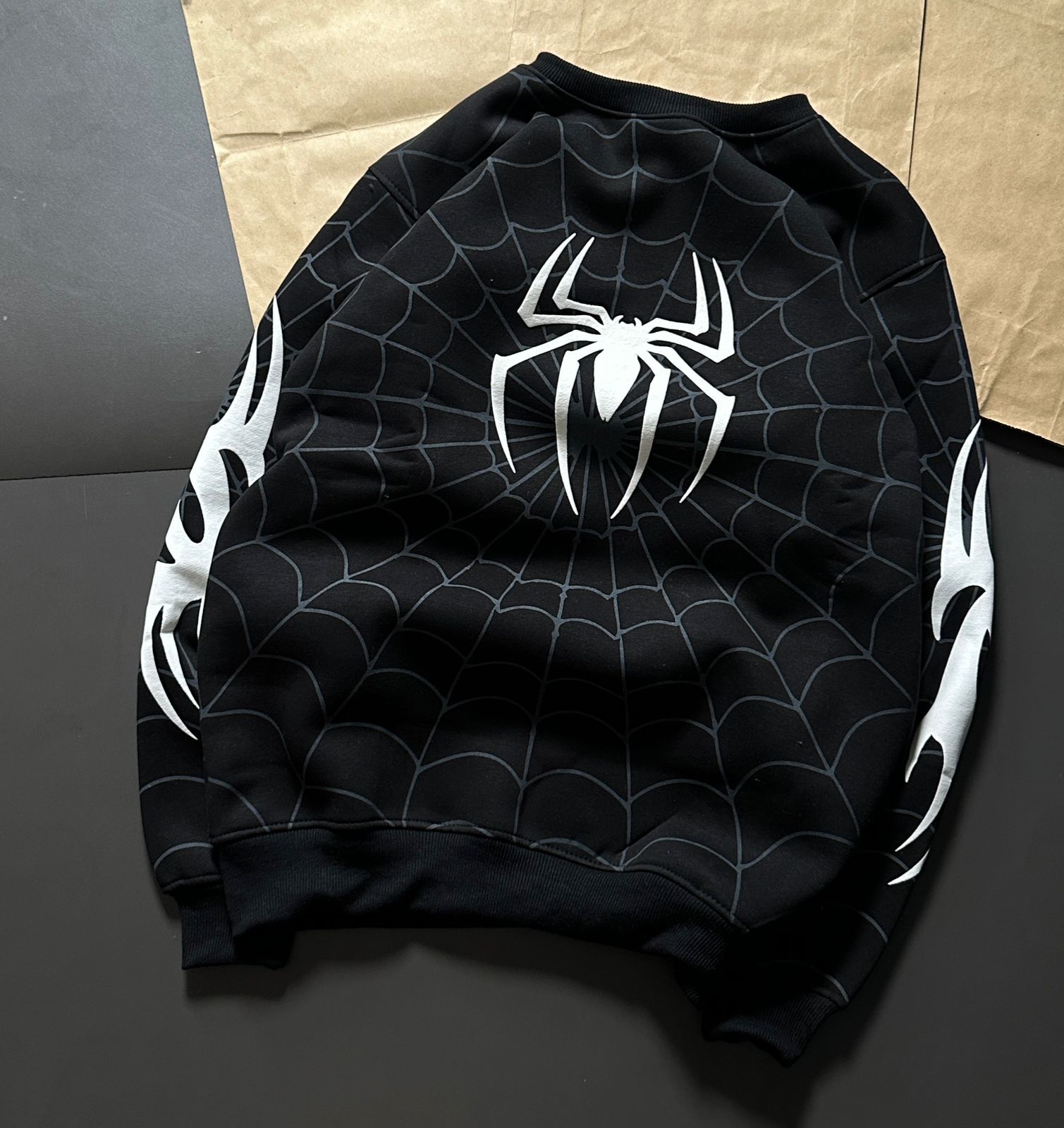 Thread Dori Signature Embroidered Hoodie – White & Black [SP-1]